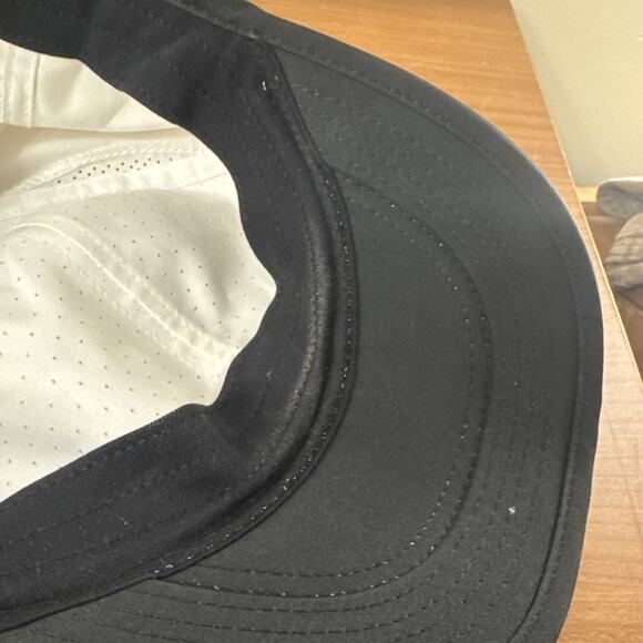 Nike Hat Cap Strap Back White Black Swoosh Featherlight Golf Tennis Running - Picture 11 of 13